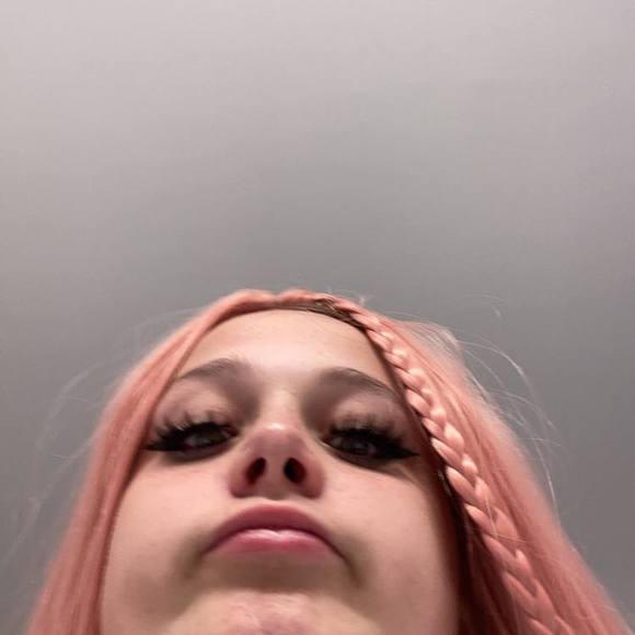 Meet your Posher, Lea - Picture 1 of 1